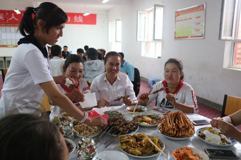 莎车县荒地镇中学图片