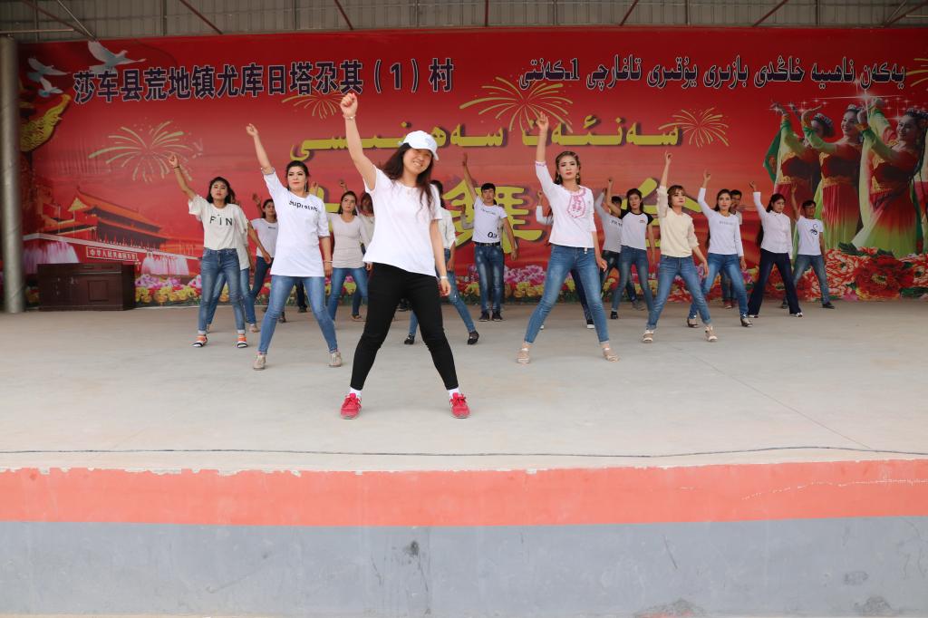 这个工作队一路走来终成了一家人